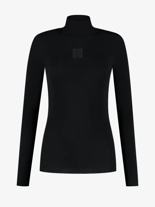 Aansluitende top met logo patch en col
