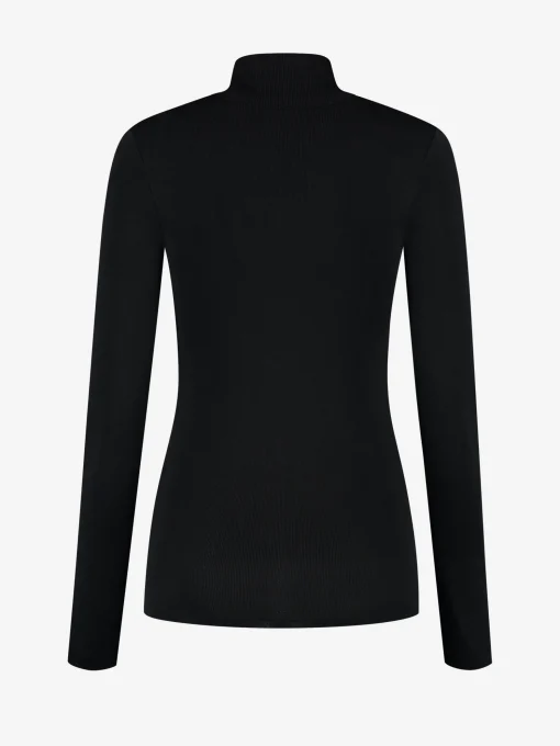 Aansluitende top met logo patch en col