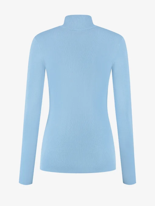 Aansluitende top met logo patch en col