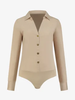 Fitted blouse body