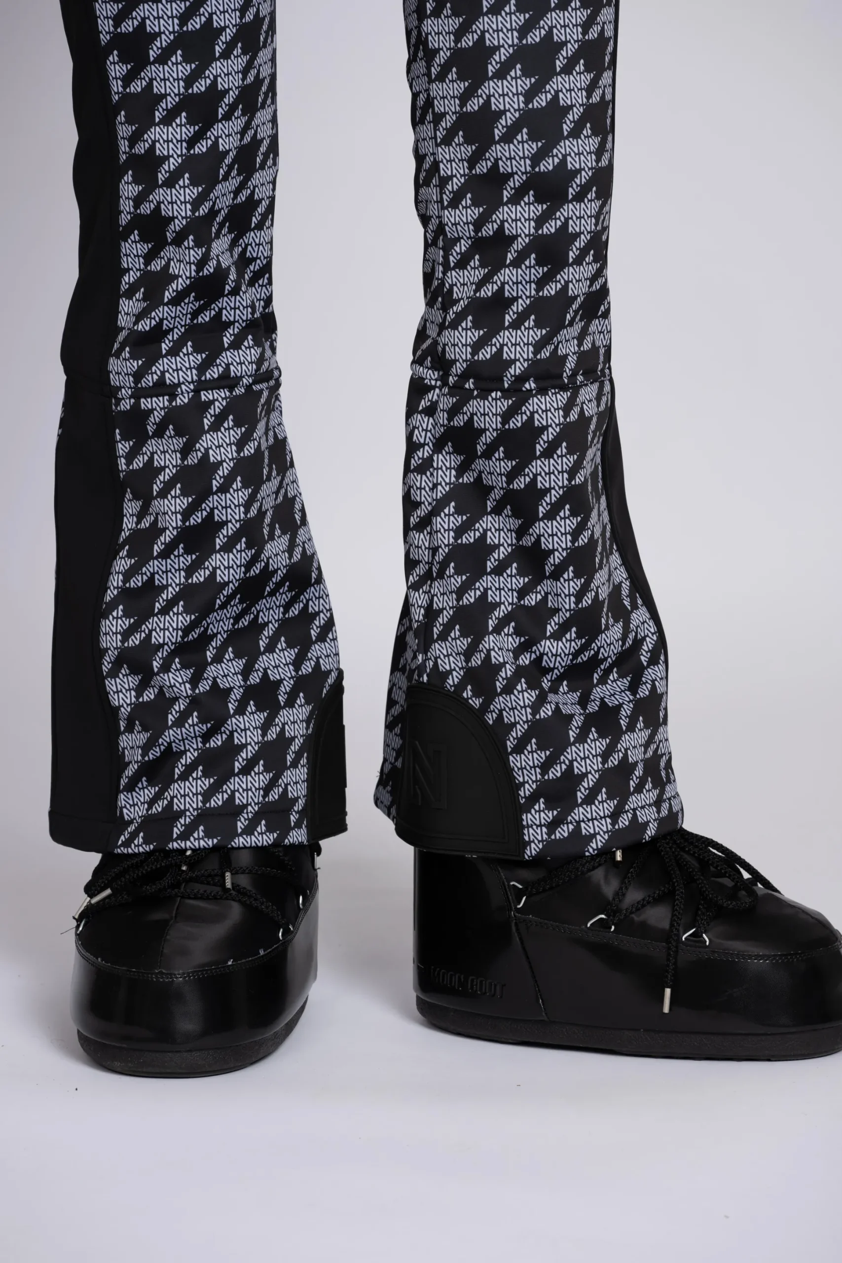 Flared ski broek met logo patroon en elastische riem