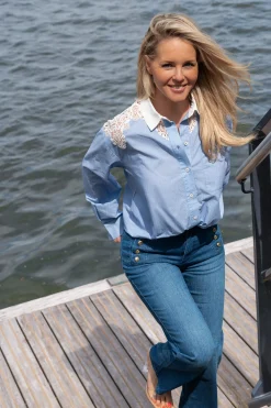 High rise jeans met knopen