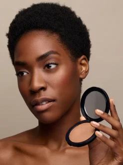 HIGHLIGHTING GLOW POWDER