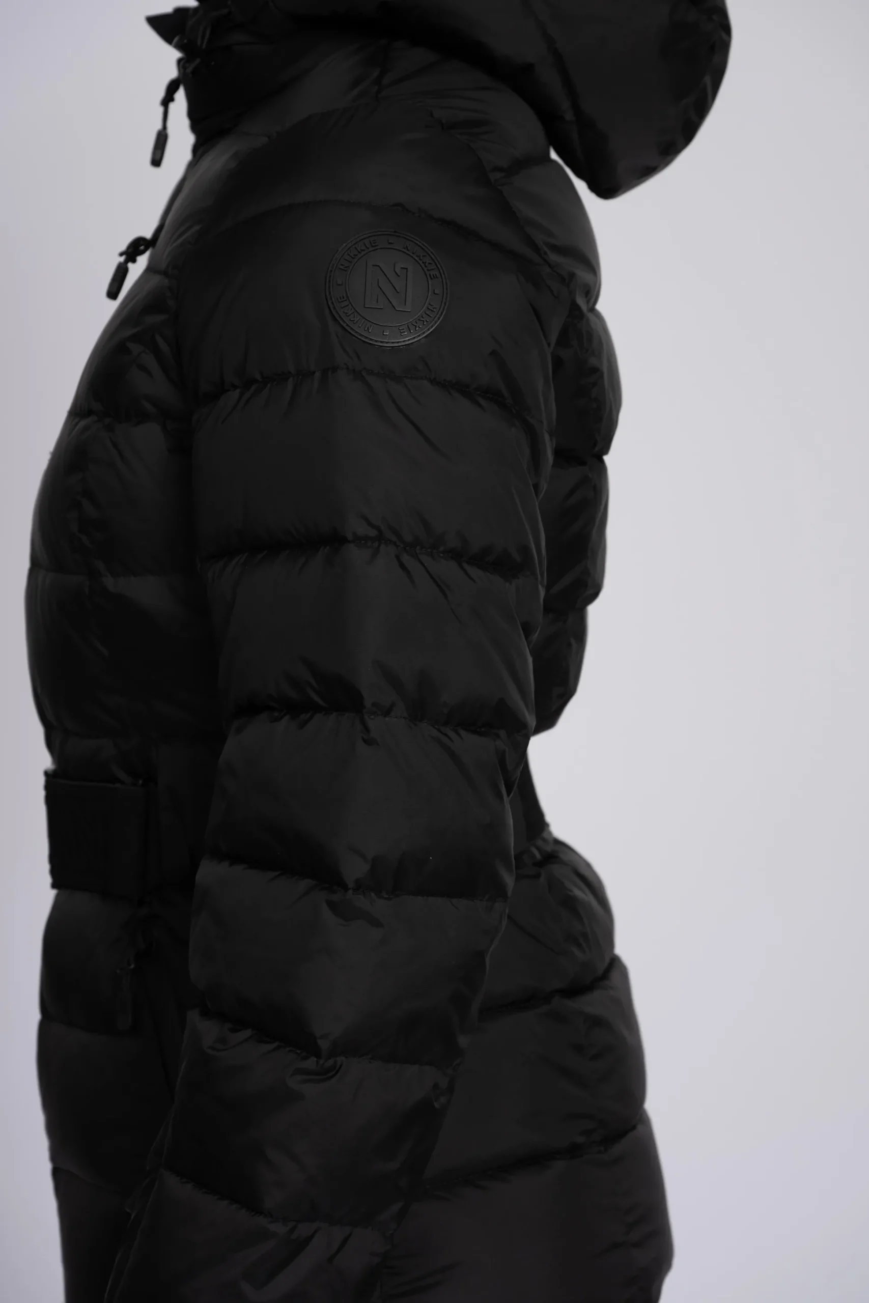 Ski jas met capuchon en elastische riem