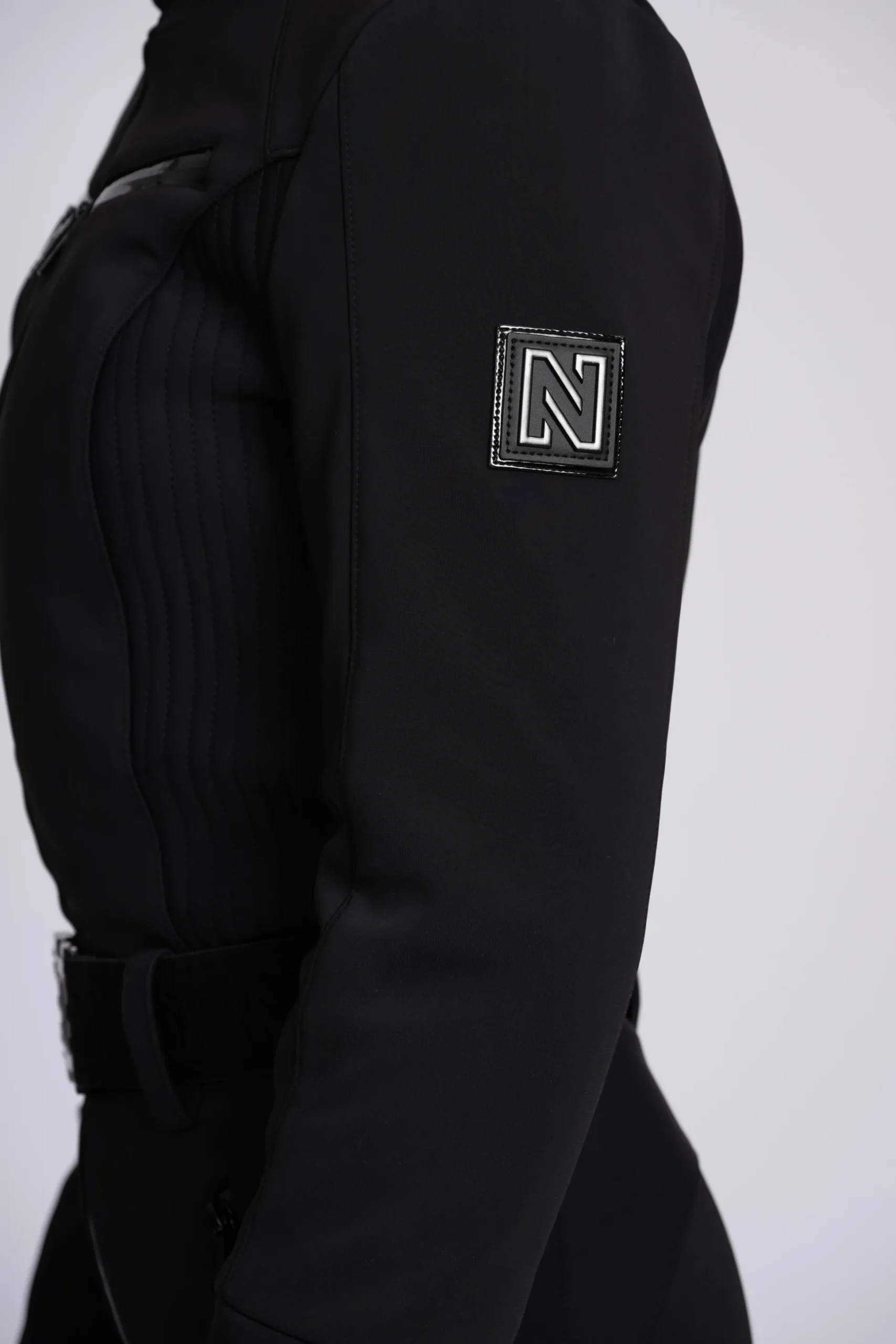 Ski jumpsuit met elastische riem en opstaande kraag