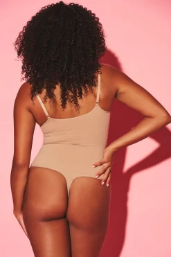 String body met verstelbare schouderbandjes